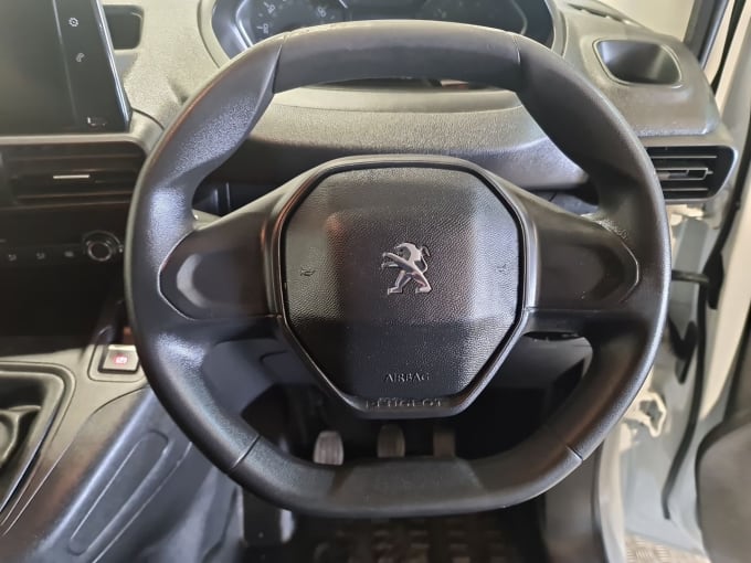2025 Peugeot Partner