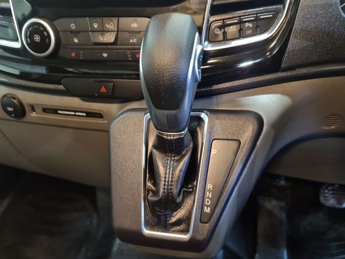 2025 Ford Transit Custom