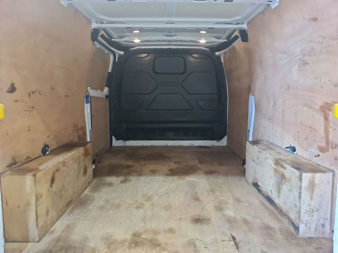 2025 Ford Transit Custom