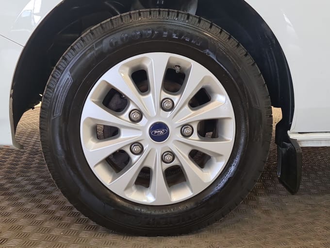2025 Ford Transit Custom