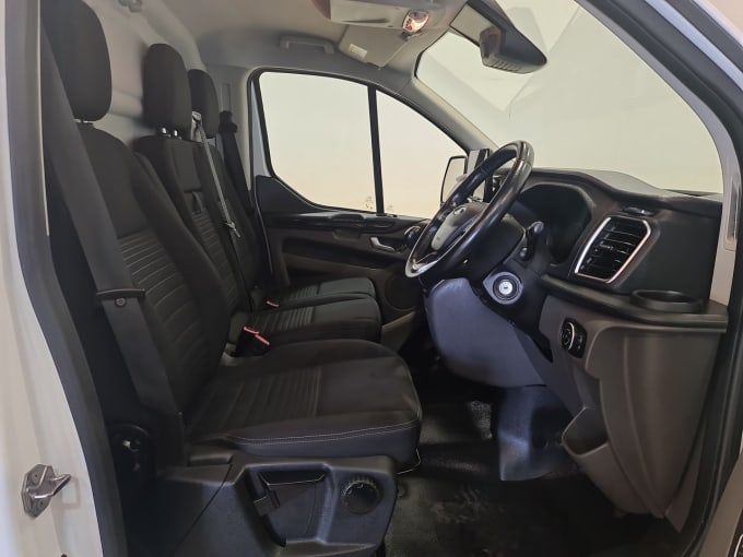 2025 Ford Transit Custom