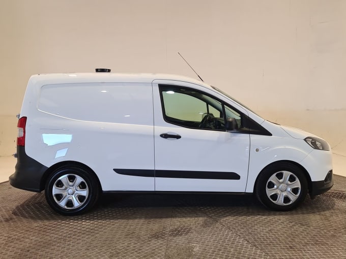 2025 Ford Transit Courier
