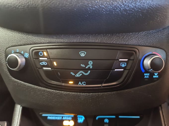 2025 Ford Transit Courier