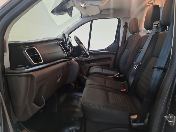 2025 Ford Transit Custom