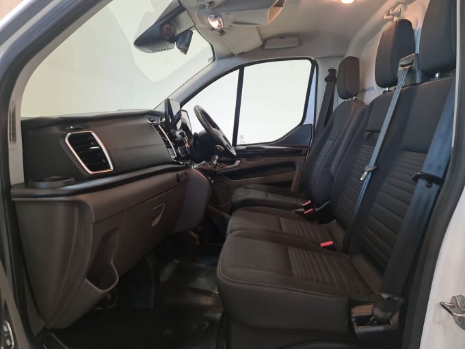2025 Ford Transit Custom