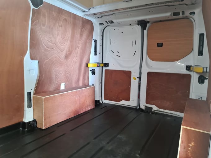 2025 Ford Transit Custom