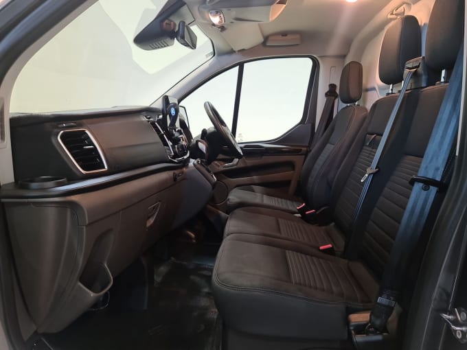 2025 Ford Transit Custom