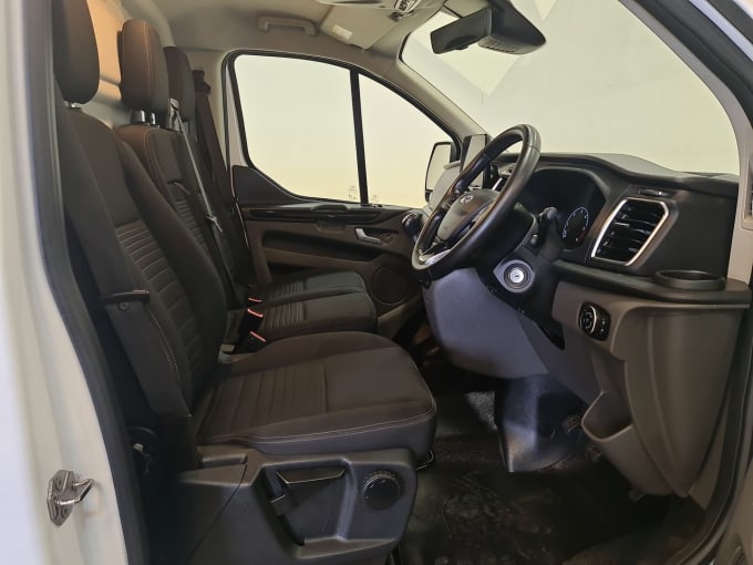 2025 Ford Transit Custom