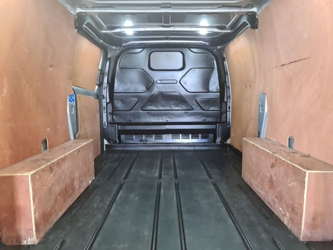 2025 Ford Transit Custom