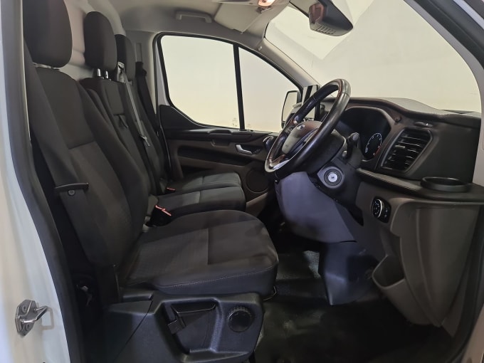 2025 Ford Transit Custom