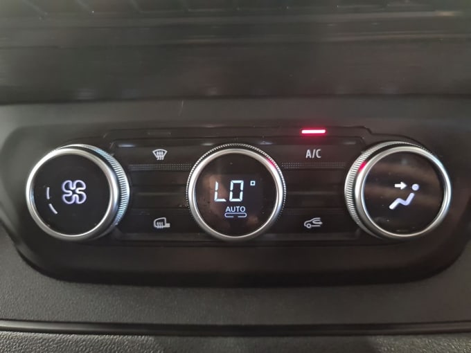 2025 Renault Trafic