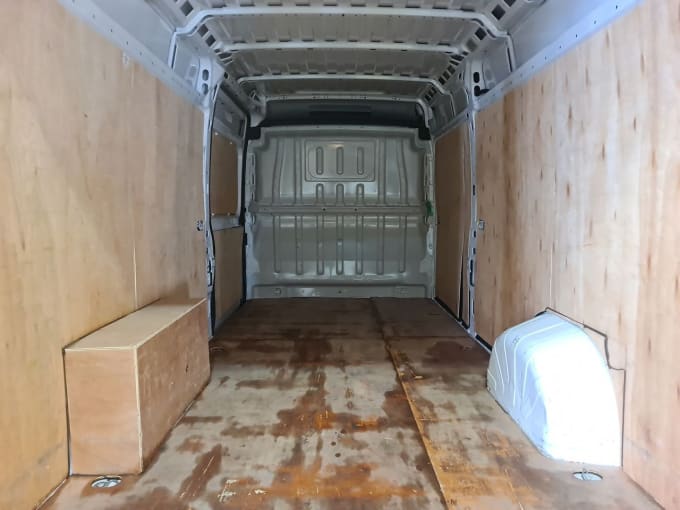 2025 Peugeot Boxer
