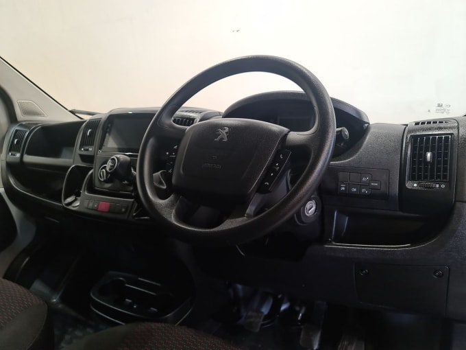 2025 Peugeot Boxer