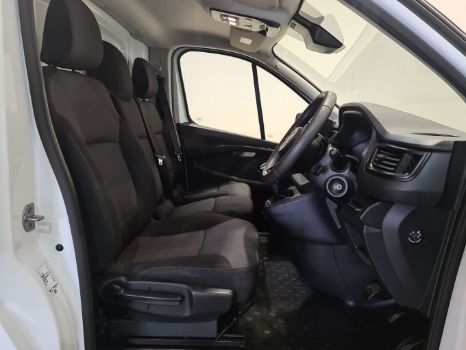 2025 Nissan Primastar