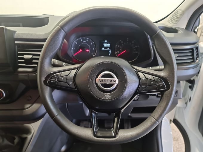 2025 Nissan Primastar