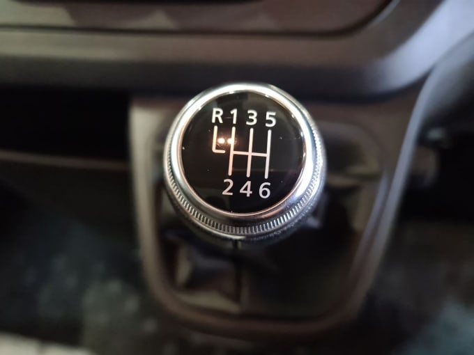 2025 Nissan Primastar