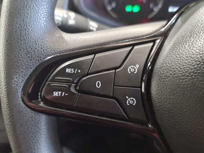 2025 Nissan Primastar