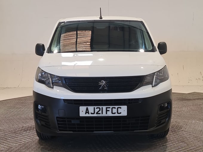 2025 Peugeot Partner