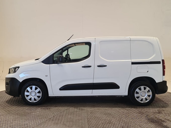 2025 Peugeot Partner