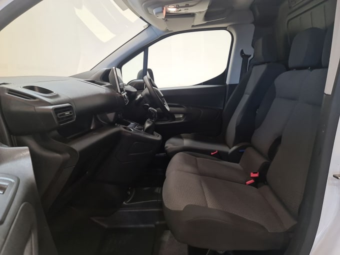 2025 Peugeot Partner