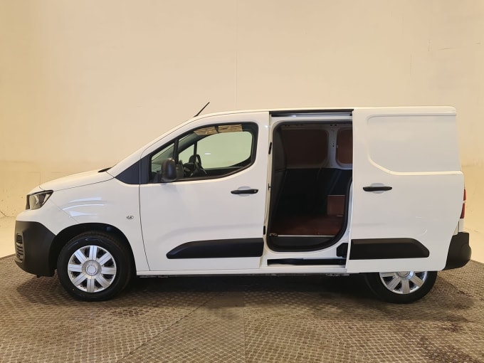 2025 Peugeot Partner