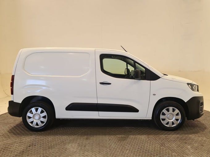 2025 Peugeot Partner