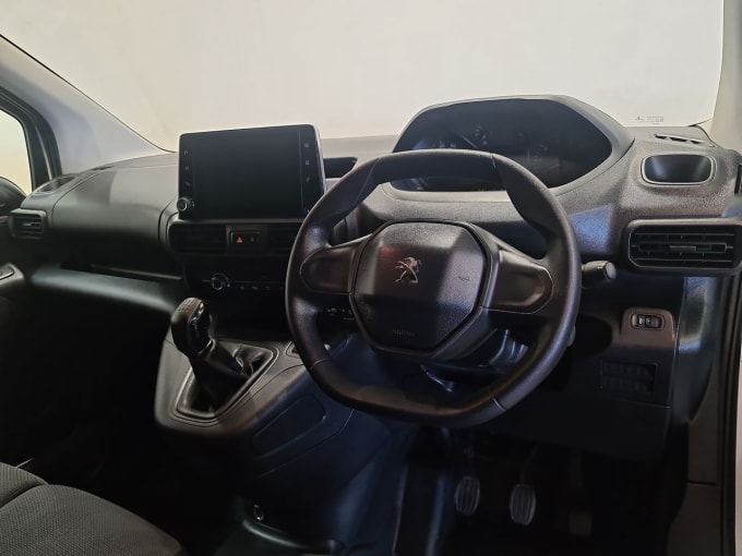2025 Peugeot Partner