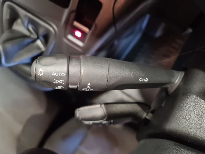 2025 Peugeot Partner
