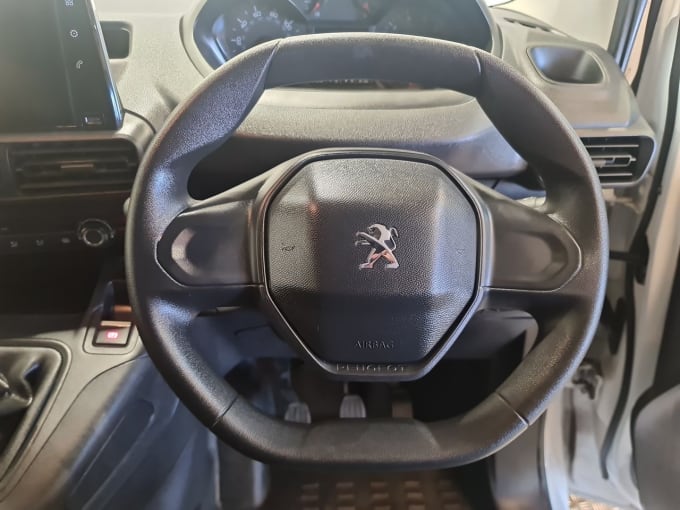 2025 Peugeot Partner