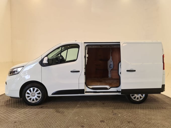 2025 Nissan Primastar