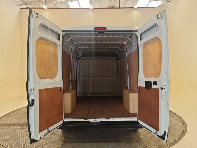 2025 Vauxhall Movano