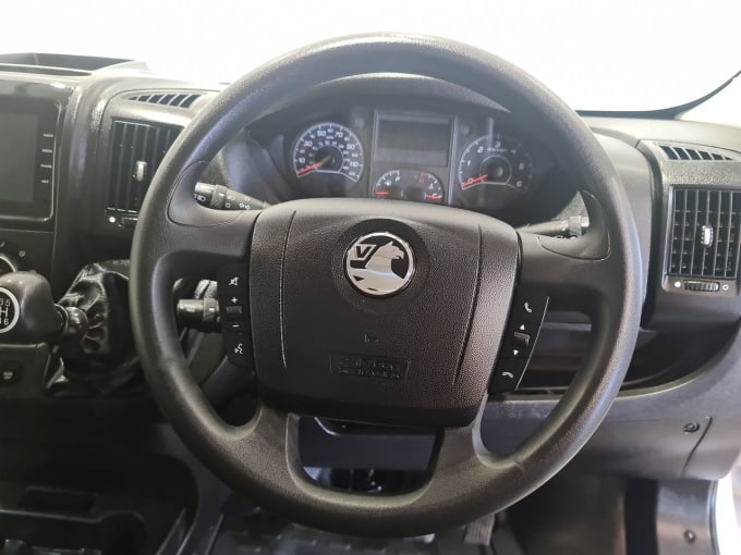 2025 Vauxhall Movano