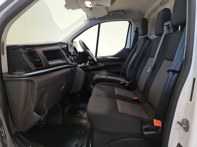 2025 Ford Transit Custom