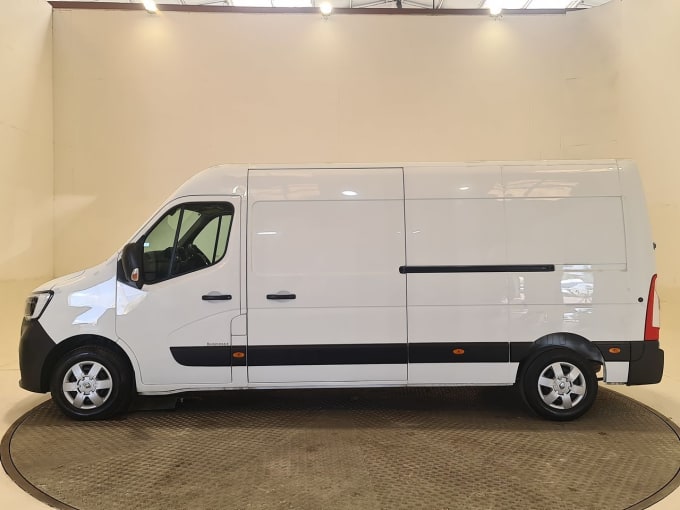 2025 Renault Master