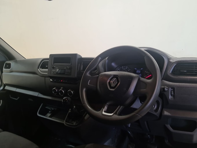2025 Renault Master