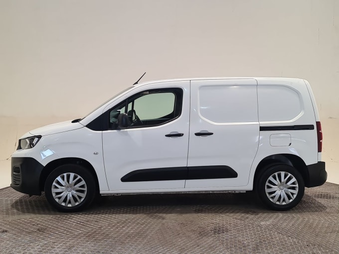 2025 Peugeot Partner
