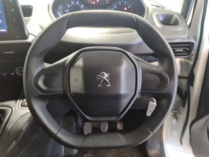 2025 Peugeot Partner