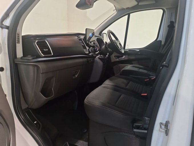 2025 Ford Transit Custom