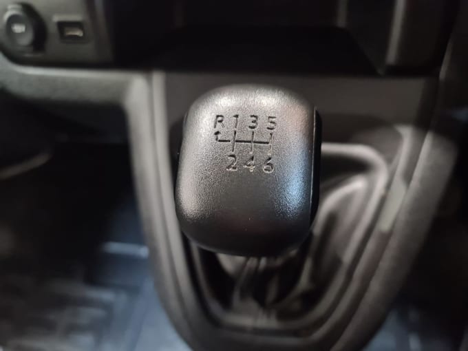 2025 Peugeot Expert