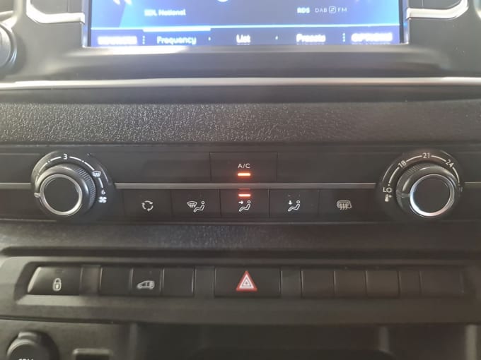 2025 Peugeot Expert