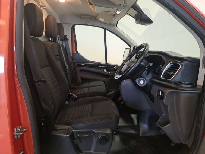 2025 Ford Transit Custom