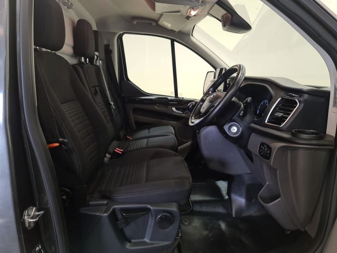 2025 Ford Transit Custom