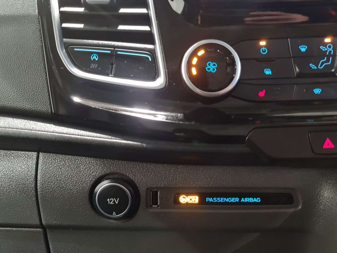 2025 Ford Transit Custom