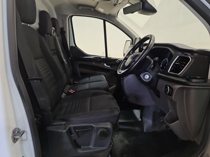 2025 Ford Transit Custom