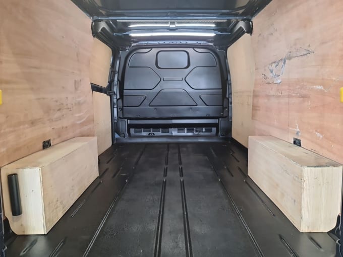 2025 Ford Transit Custom