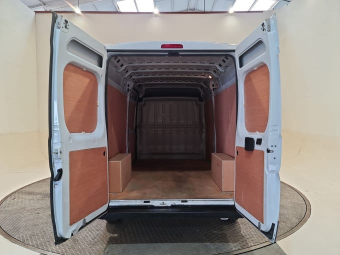 2025 Peugeot Boxer