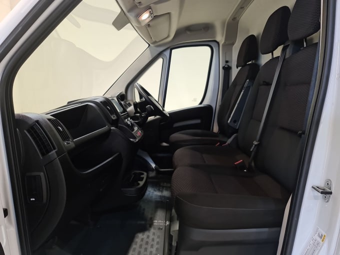 2025 Peugeot Boxer