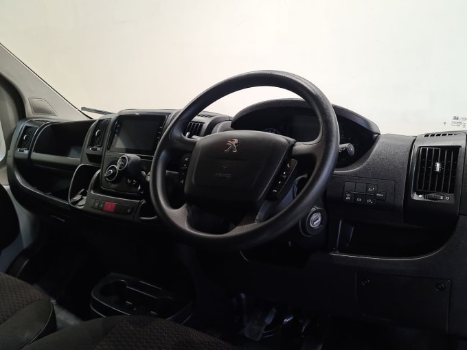 2025 Peugeot Boxer