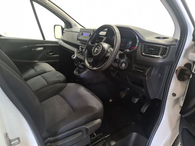 2025 Nissan Primastar