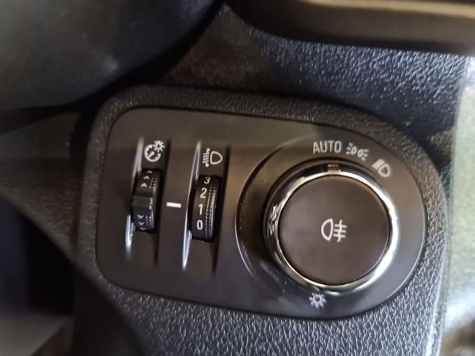 2025 Vauxhall Combo